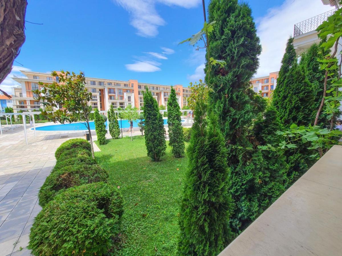 Private Apartments in Prestige Fort Aparthotel - Sveti Vlas Buitenkant foto